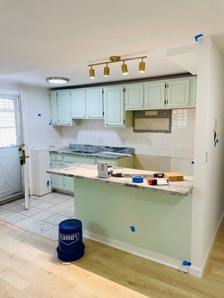 Building Photo - 197 W Wyoming Ave