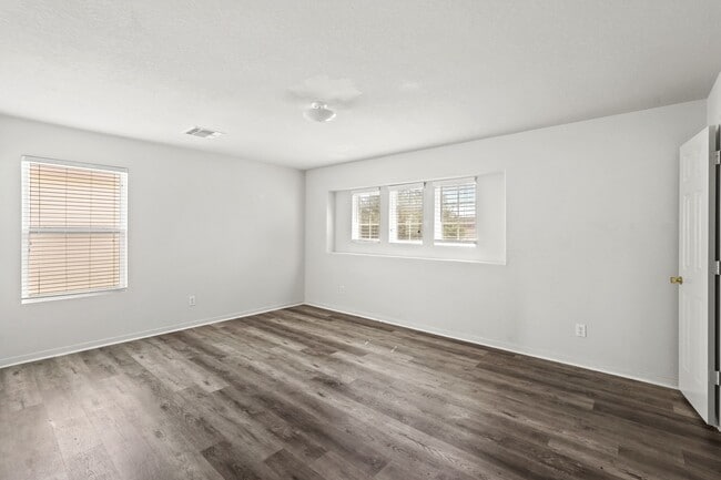 Building Photo - 16115 Sheldon Ridge Way