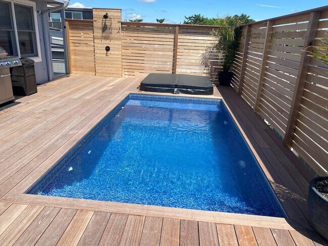 Building Photo - 240 Wilmot Rd