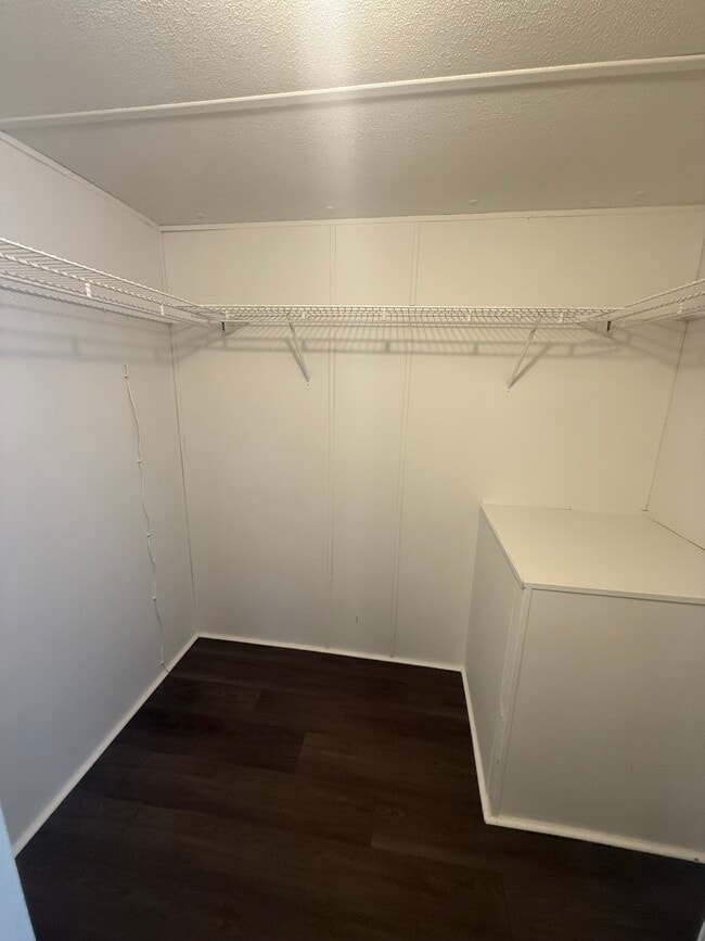 Building Photo - 14136 Little Ranch Rd