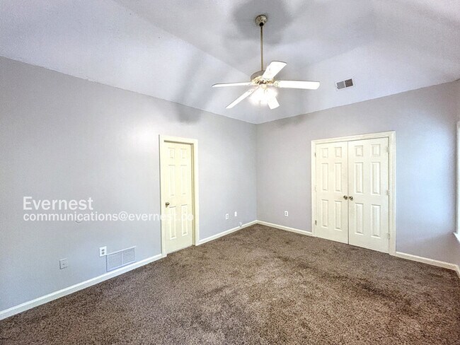 Building Photo - 692 Walnut Valley Ln