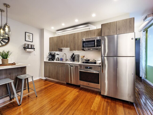 Building Photo - 219 Vine St