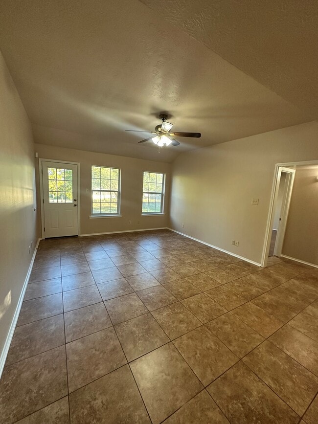 Building Photo - 2309 S Austin St