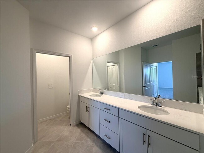 Building Photo - 13037 Blackberry Ct