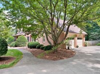 Building Photo - 9 Windsong Dr