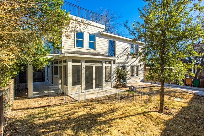 Building Photo - 2003 Newning Ave