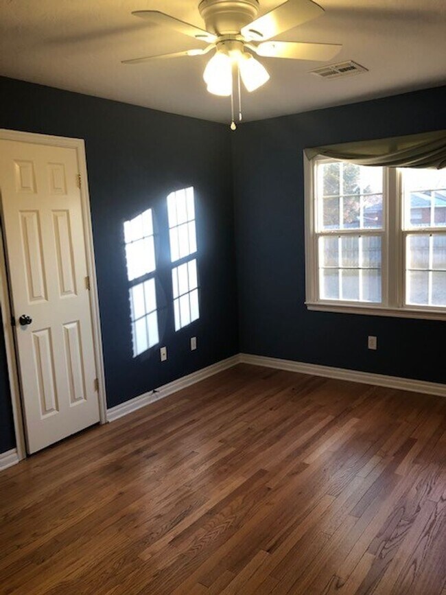 Building Photo - Adorable 3 Bed | 1 Bath + Bonus Room in Mayfair Heights - ALL Appliances Included