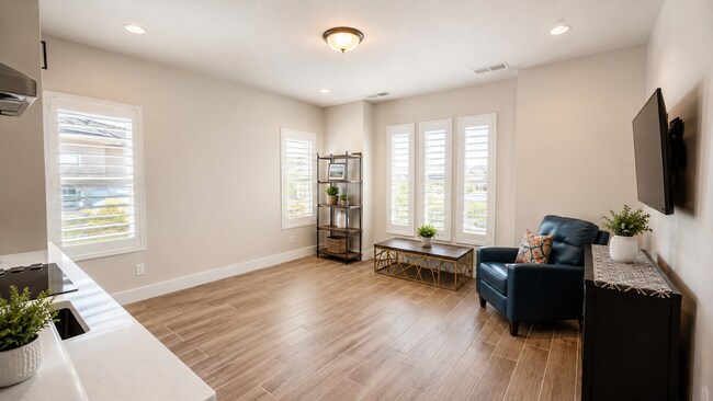 Building Photo - 436 S Desert Shelter Dr