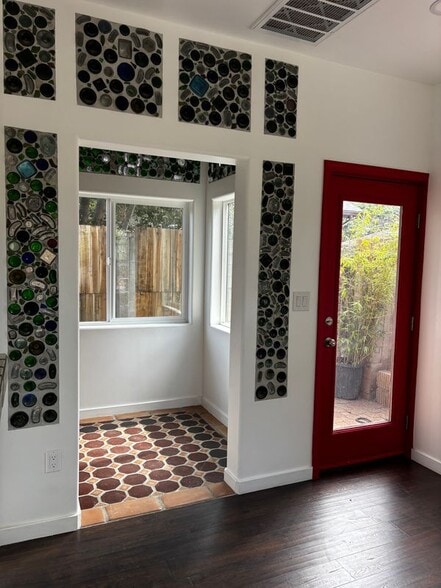 Building Photo - 1802 N Raymond Ave