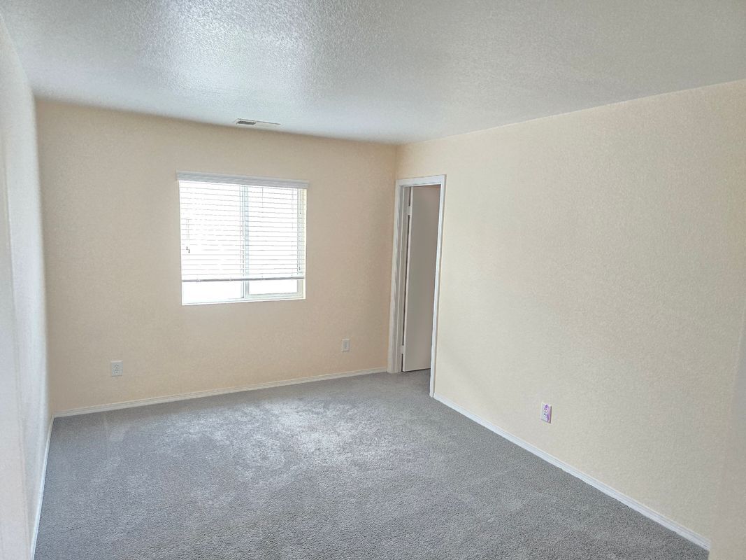 Building Photo - 1482 Peppermint Dr