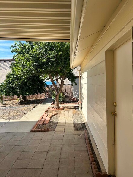 Building Photo - 26030 San Quintin Rd