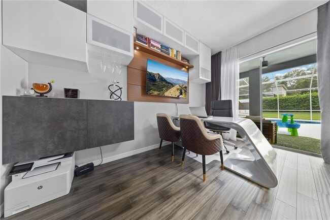 Building Photo - 7770 Glynde Hill Dr