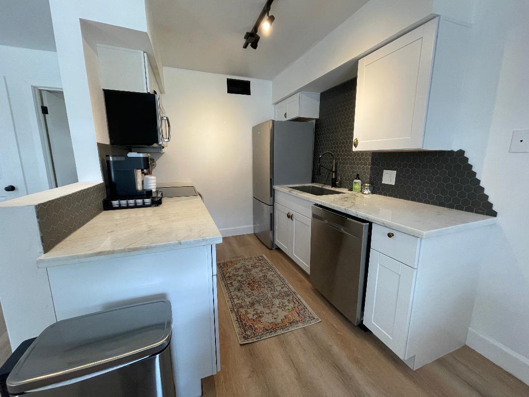 Building Photo - 1325 Bagby Ave