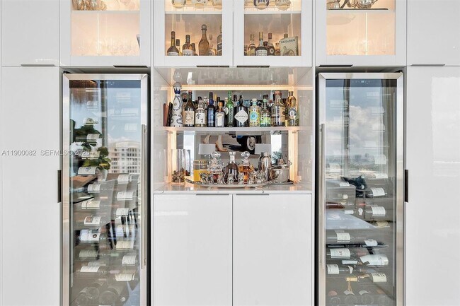 Building Photo - 900 Brickell Key Blvd