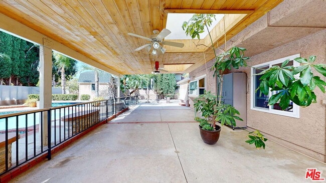 Building Photo - 7814 Woodhall Ave