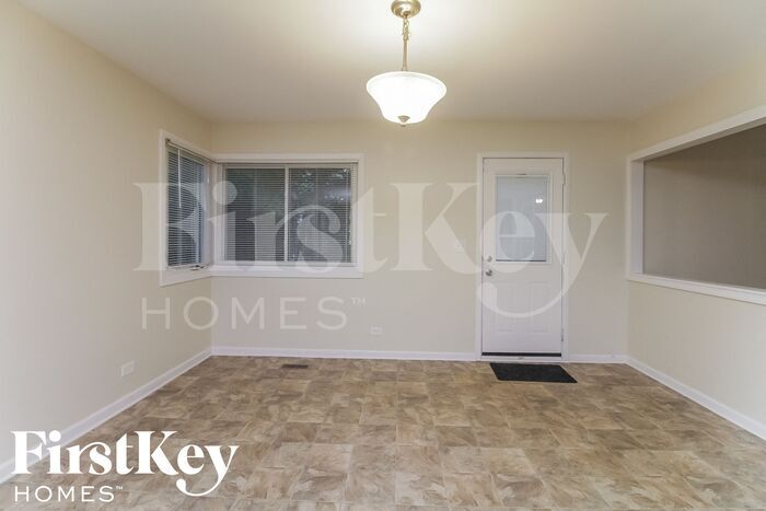 Building Photo - 125 S Orchard Dr