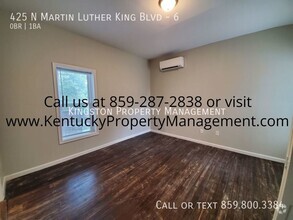 Building Photo - Adorable Studio Now Available!!
