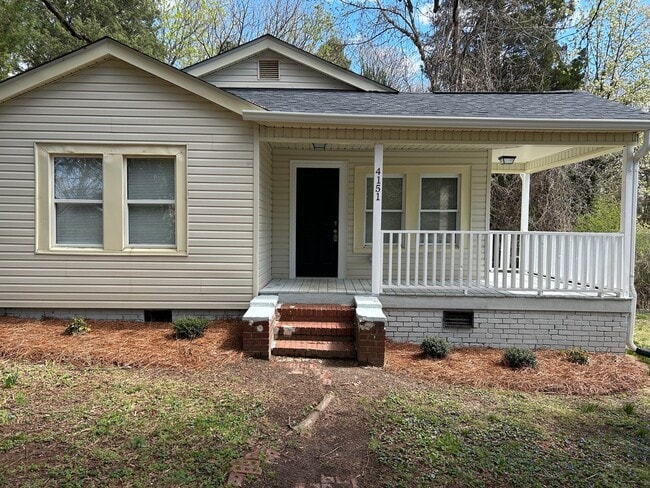 Building Photo - 4151 Sheraton St