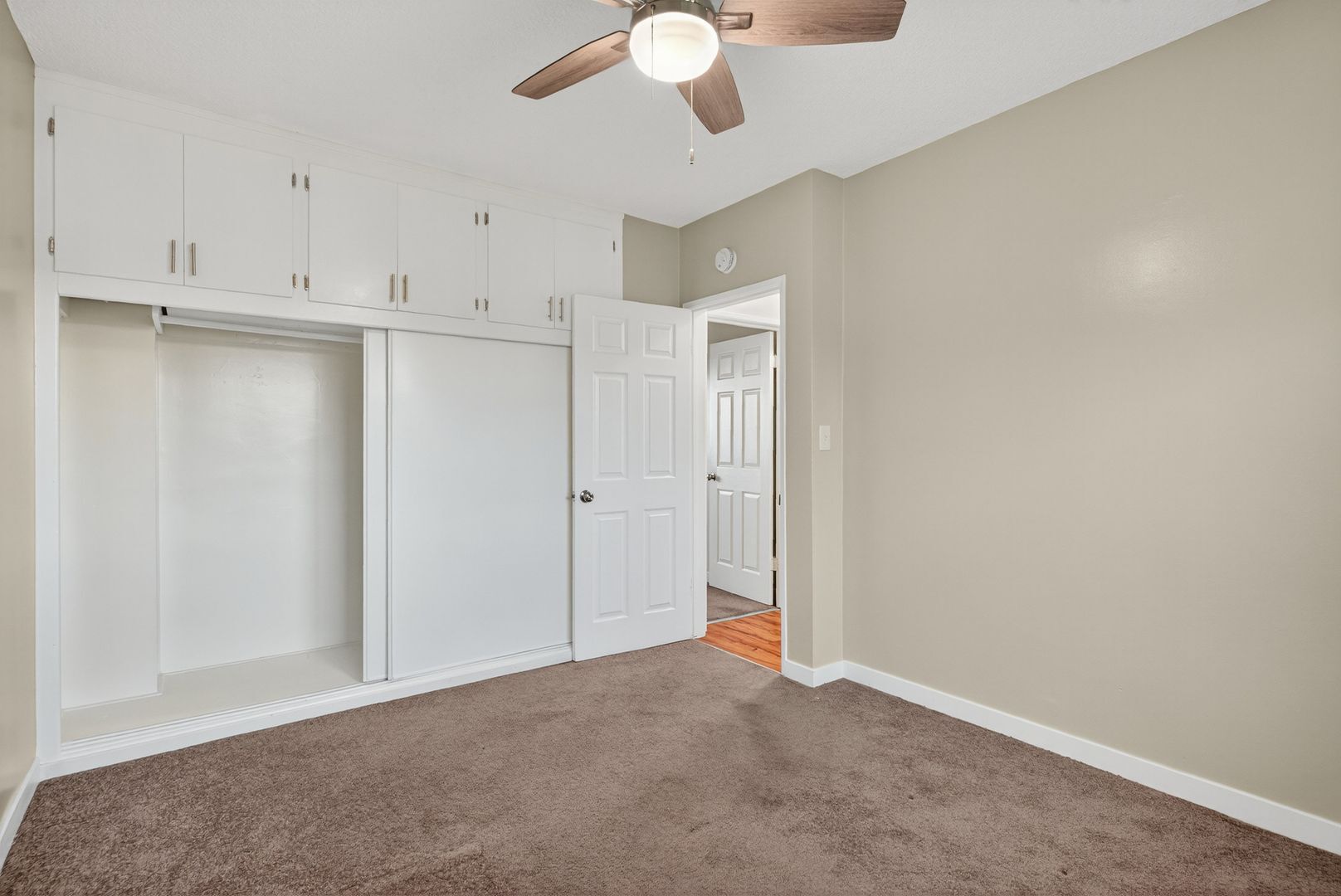 Building Photo - 210 E 29th St