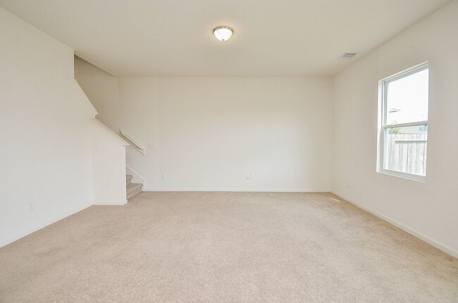 Building Photo - 1013 Banyon Tree Ln