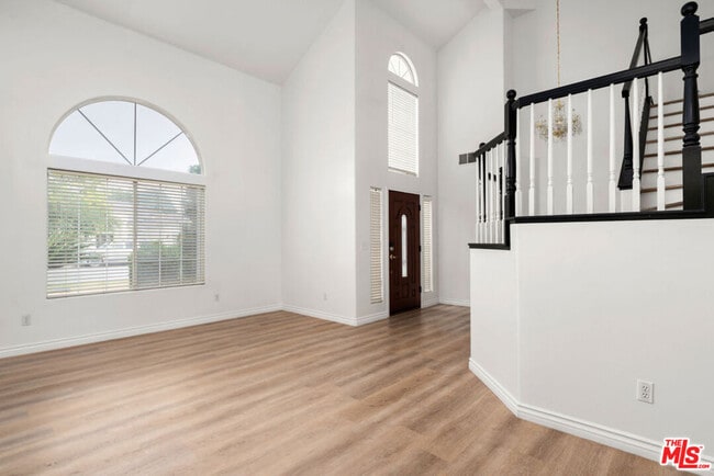 Building Photo - 10711 4 Bears Dr