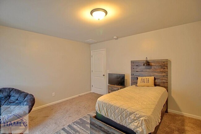 Building Photo - 57 Gracyn Ln