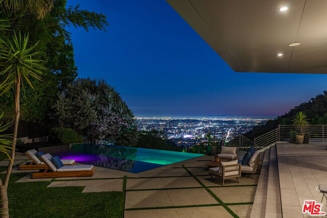 Building Photo - 1895 Rising Glen Rd