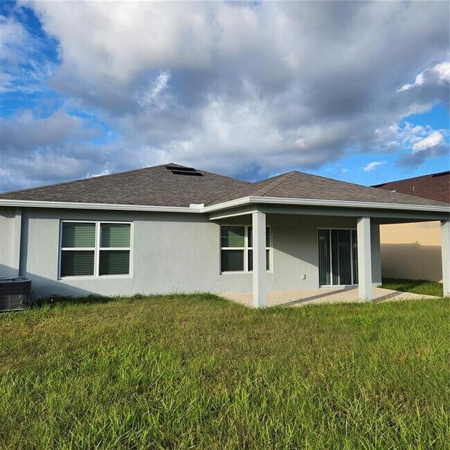 Building Photo - 37410 MacKenzie Dr