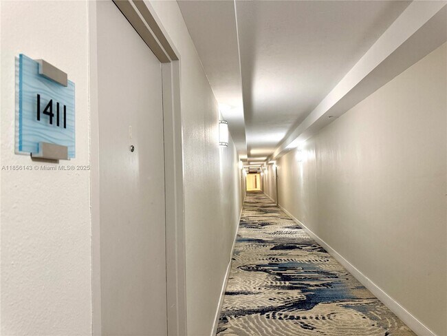 Building Photo - 3001 S Ocean Dr