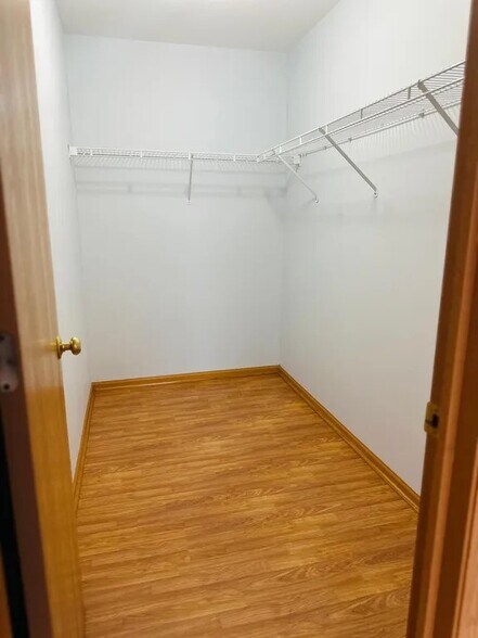 Master Walk in Closet - 6363 Commonwealth Dr