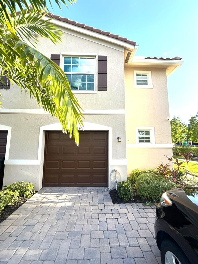 Building Photo - 6794 Broadwater Ln