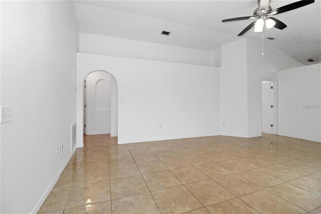 Building Photo - 10437 Opus Dr
