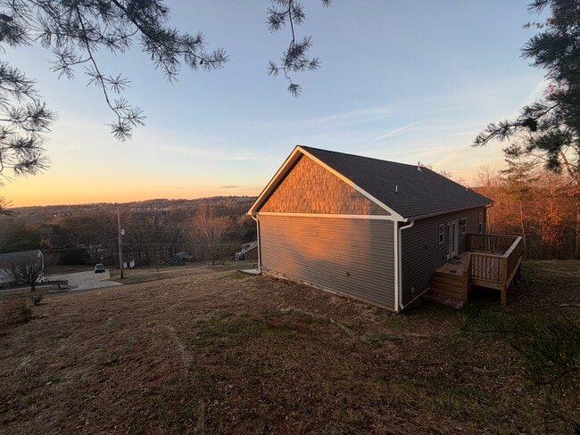 Building Photo - 955 Oakwood Estates Dr