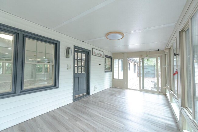 Building Photo - 2702 Davenport Rd NW