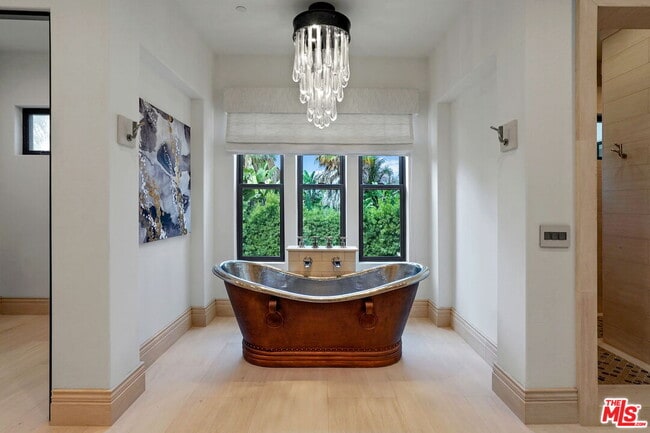 Building Photo - 20101 SW Cypress St