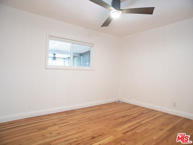 Building Photo - 6413 White Oak Ave