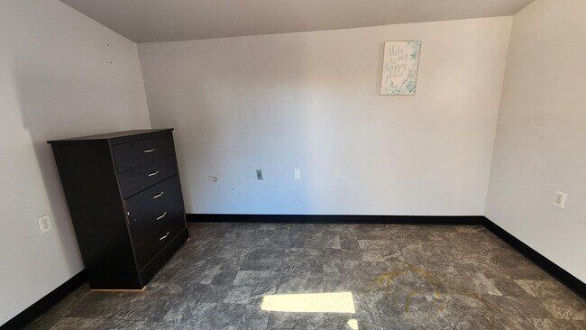 Building Photo - AVAILABLE NOW!! North San Bernardino