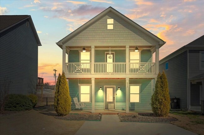 Building Photo - Your New Home! 3 Beds, 2.5 Baths, Hardwood Throughout, Fenced Back Yard, 3 Patios, + Community Pool!