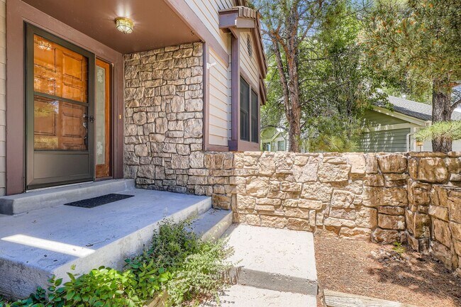 Building Photo - 5 bed 3.5 bath Plum Creek home