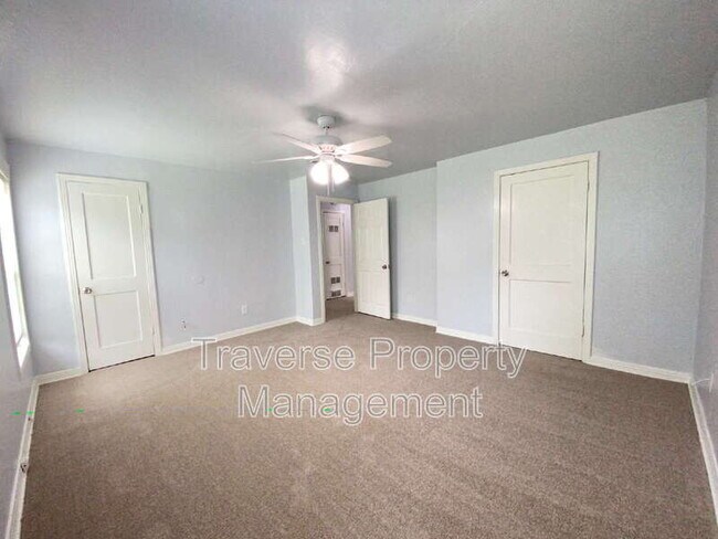 Building Photo - 5321 Locke Ave