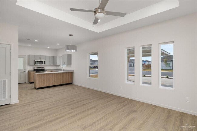 Building Photo - 804 N Clarence Ave