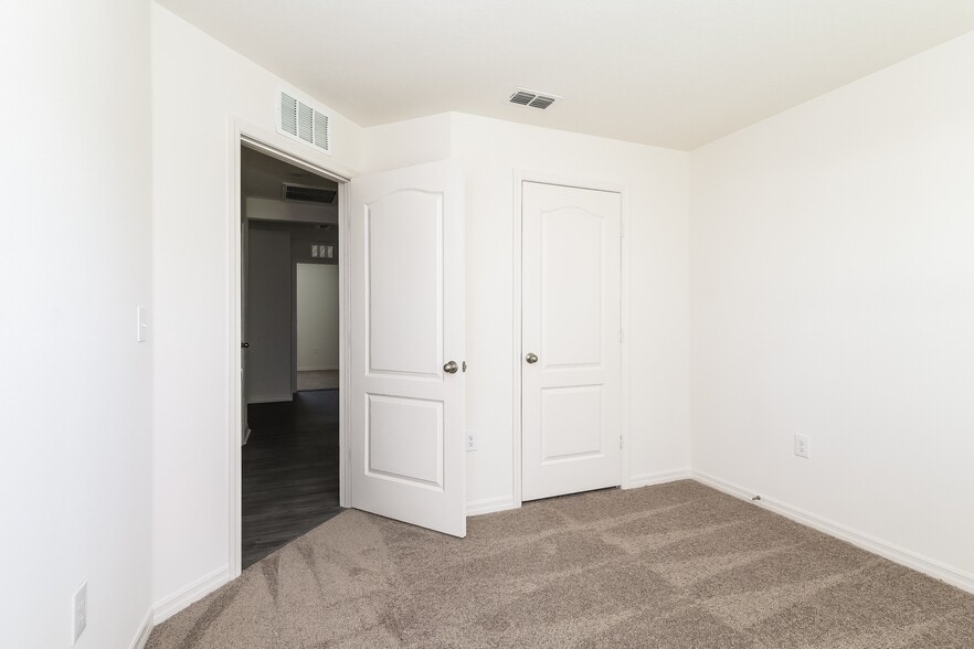 Building Photo - 149 Big Black Dr