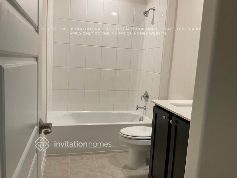 Building Photo - 3805 Kenworth Ln