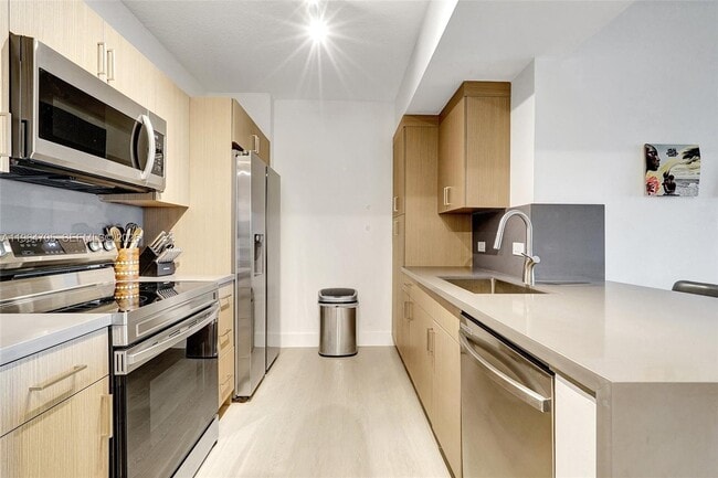 Building Photo - 18800 NE 29th Ave