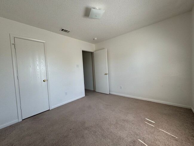 Building Photo - 5903 Medina Dr