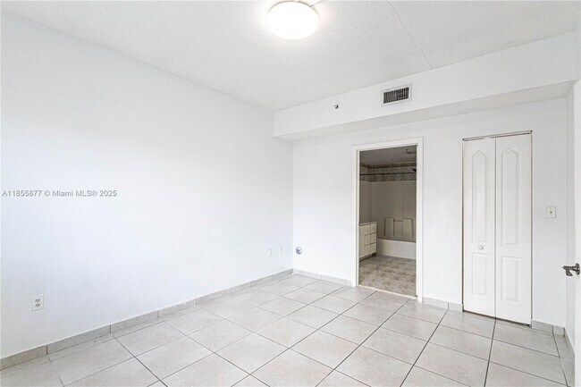 Building Photo - 17405 NW 75th Pl