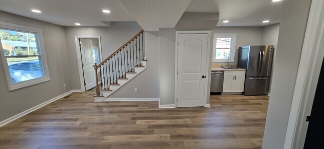 Building Photo - 2503 Cornell Dr NW