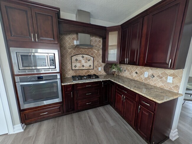 Building Photo - 10067 Lazy Meadows Dr