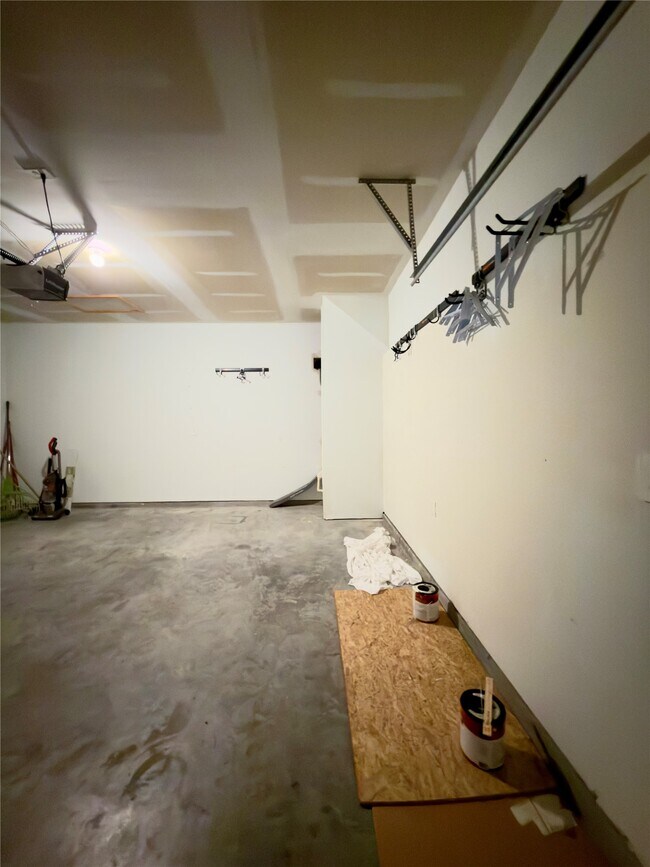 Building Photo - 10647 Cashew Run Ln