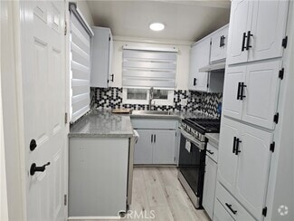 Building Photo - 2547 Hermosa Ave